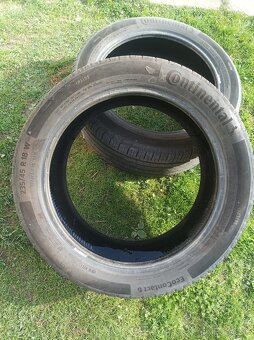 235/45R18 - 2