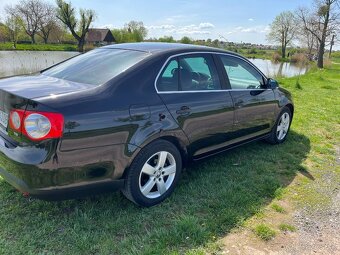 Predam VW Jetta 1.4 tsi 103kw 6M - 2