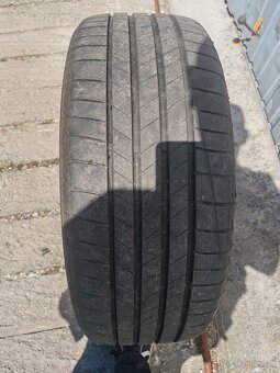 235/50 R18 101H Bridgestone letne 95% dezen Dot4423 - 2