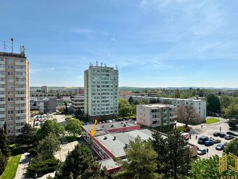 NA PRENÁJOM OBCHODNÝ PRIESTOR (80m2) V CENTRE SENICE - 2