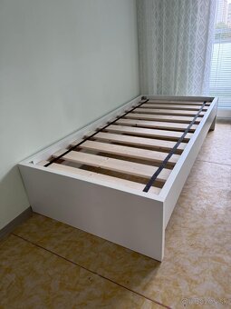 Predám jednolôžkovú posteľ - 90x200cm -BIELA - 2
