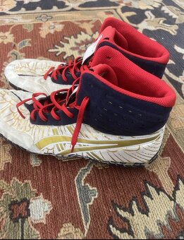 Asics agressor 4 white/rich gold 11,5 size - 2