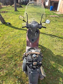 Honda PES 125 . SKUTER ,,, na diely - 2