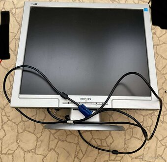 Predám funkční monitor philips 190s7 19" vga dvi -d - 2