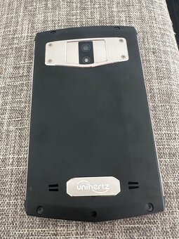 Titan Unihertz – mohutný nástupca BlackBerry - 2