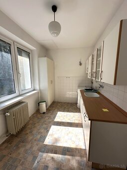 PREDAJ 2 IZBOVÝ BYT JAHODOVÁ ULICA BA III NOVÉ MESTO KRAMÁRE - 2