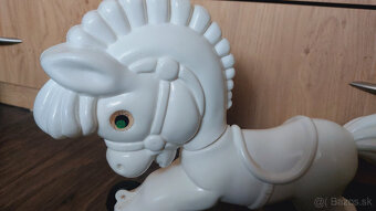 RETRO hračka - kôň na kolieskach - 2