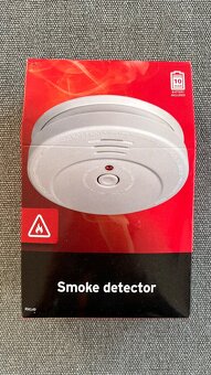 Výstražný hlásič požiaru / smoke detector - 2