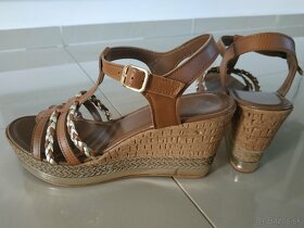 Hnedé kožené sandále - 2