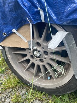 Predám BMW elektróny letné 225/45 r17 - 2