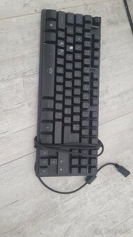 Predam klavesnicu Trust GXT 833 Thado TKL - 2