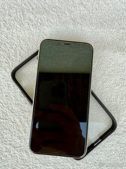 iPhone 11 64 GB - 2