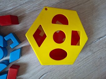 Hračka na zakladanie - 2