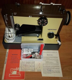 Šijací stroj značky Veritas. - 2