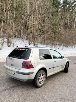 VW Golf 4 - 2