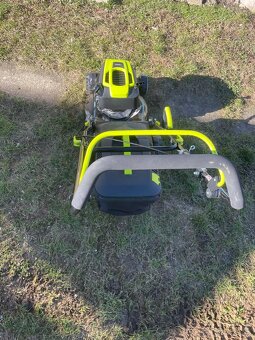 Benzinova kosačka - 2