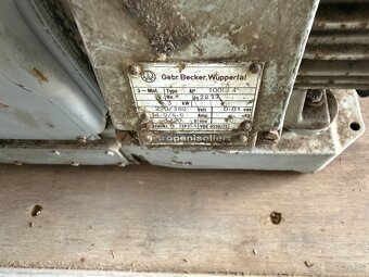 Gebr beckr wupertal vakuova pumpa - 2