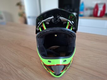 Integralna enduro prilba - 2
