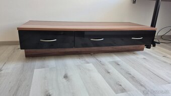 Skrinka pod tv - 2