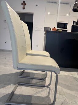 Jedálenske stoličky - 2