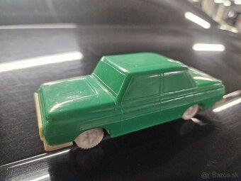 Stare hracky,auta - 2