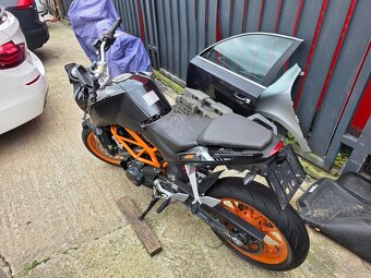 KTM DUKE 390 - 2