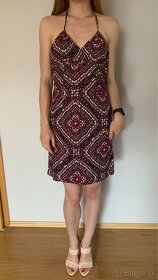 Letné obtiahnuté šaty na uväzovanie okolo krku - 2