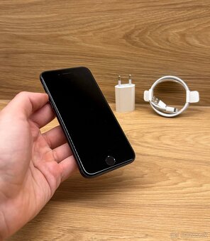 Apple iPhone 8 64GB Space Gray - 2