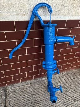 Ručná pumpa NP 90 s uzatváracími ventilmi. - 2