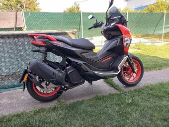 Aprilia SR GT Sport 125 ABS - 2