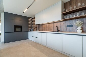 Luxusný 4 izb. byt na PRENÁJOM,Košice - Sever, ul. Ďumbiersk - 2