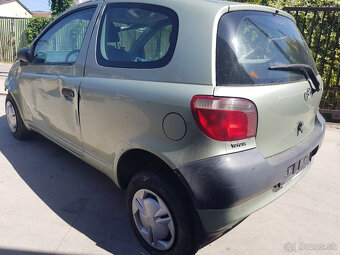 TOYOTA YARIS 1,0B 50KW RV.2002 - 2