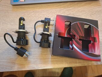 Žiarovka legálna náhradná LED OSRAM H4 12V 64193DWNB-1HFB - 2