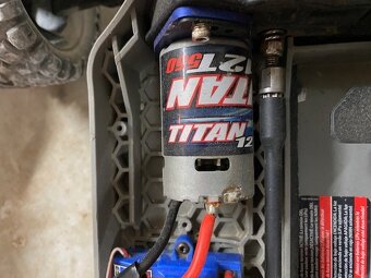 Traxxas Rustler - 2