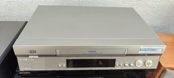 Videorekordér JVC - 2