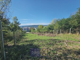 Slnečný stavebný pozemok 706 m2 v BA-Lamači na predaj - 2