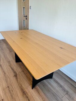 Masívny jedálenský stôl - 2