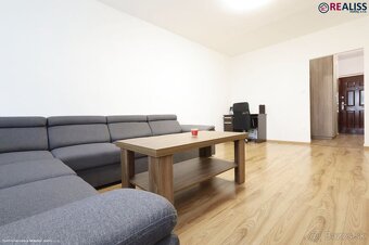 Zrekonštruovaný, zariadený 2-izbový byt na Sládkovičovej uli - 2