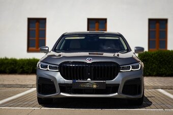 BMW 750d xDrive M-Sport - 2