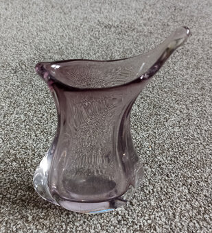 Fialová váza – hutné sklo, sklárne Nový Bor - 2