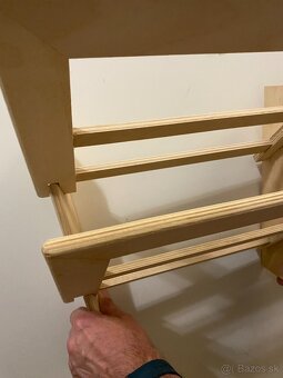 Drevené poličky na časopisy - 2