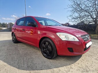 Kia ceed 1.6 CRDI Auto plne funkčne - 2