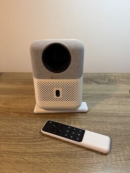 projektor BYINTEK U4 ako novi - 2