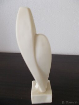 Alabastrová soška Objatie milencov - 2
