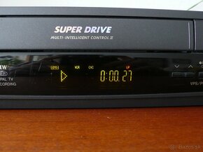Predám videorekordér Panasonic NV-HD642 - 2