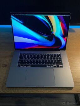 Macbook Pro 16” Space Gray - 2