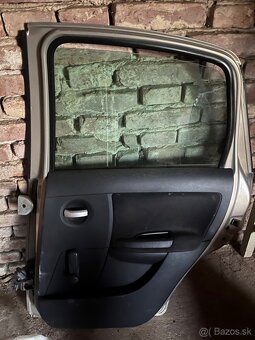 Pravé zadné dvere na Citroen C3 - 2