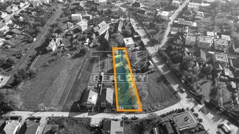IBA U NÁS, STAVEBNÝ POZEMOK O ROZLOHE 1025m2,... - 2