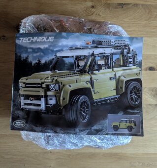 Land Rover Defender - Technic 42110 - 2