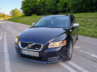 PREDÁM VOLVO V50 R-DESIGN 2.0D 100KW NAJAZDENÉ 172TISÍC KM - 2